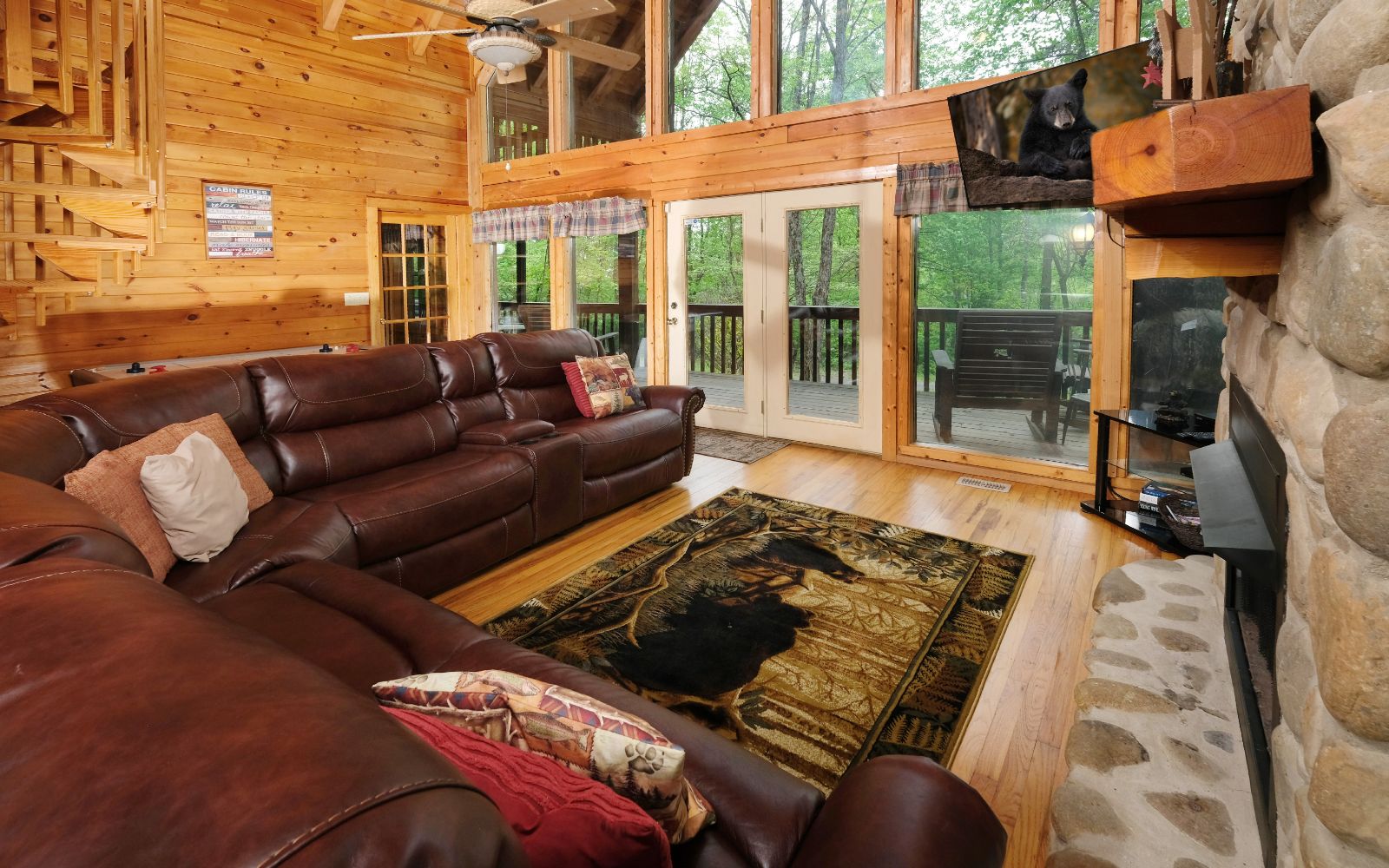 BIG BEAR LODGE - 12 bedroom Cabin in Pigeon Forge