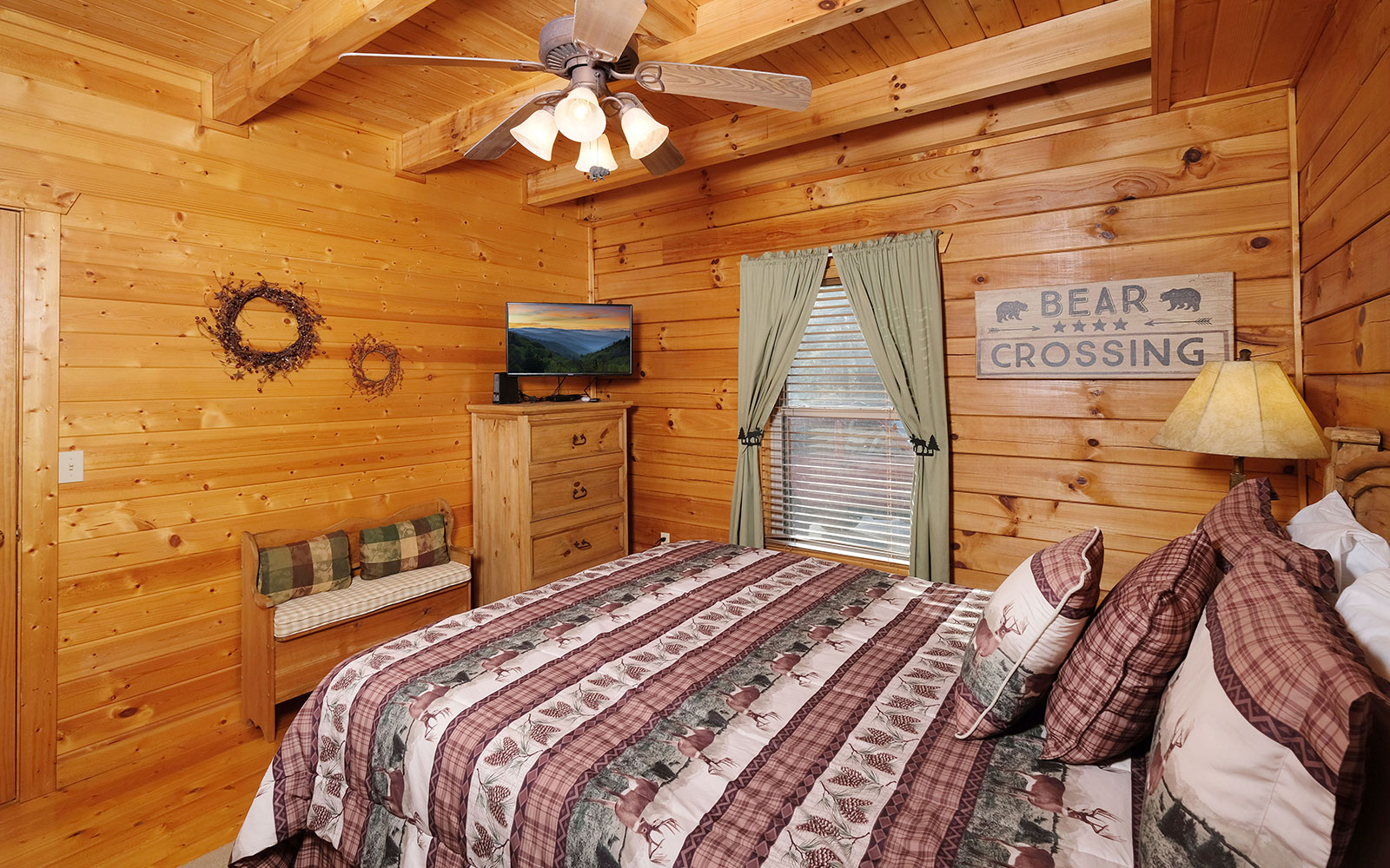 Pigeon Forge Cabins - Red Cedar Lodge | Pigeon Forge TN Cabins