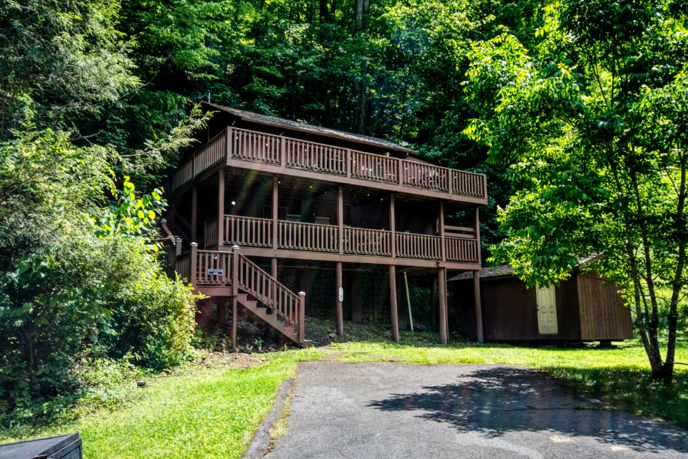 Pigeon Forge - Cabin in the Stream - Featured